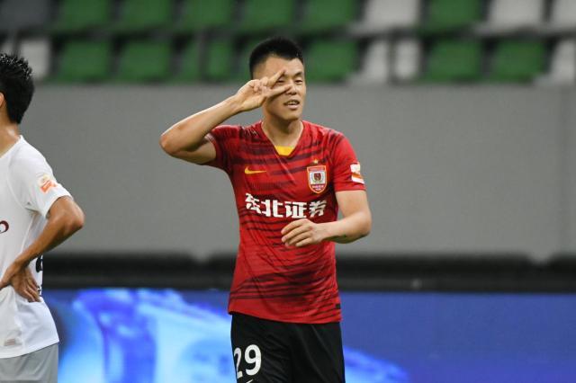 新爱体育-【中超综述】亚泰海港提前进争冠组 青岛平连败纪录